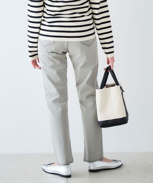 le.coeur blanc(ルクールブラン)の「2WAYストレッチデニムスリムパンツ(デニムパンツ・レディース・グレー/ブラック・36/38)」の17枚目の写真