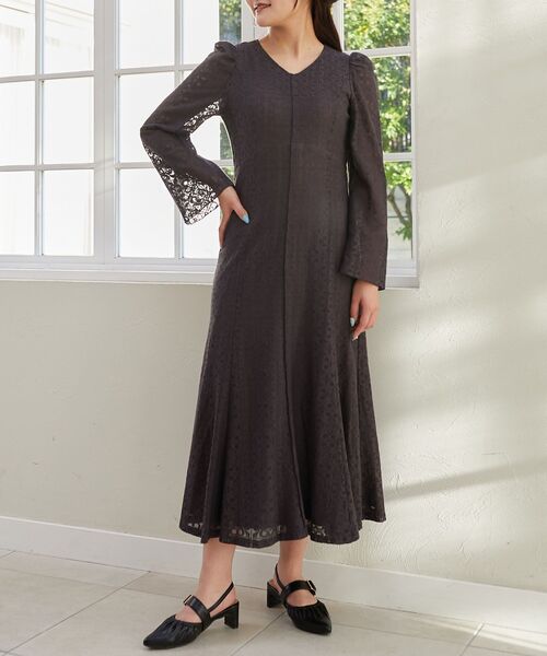 MAJESTIC LEGON(マジェスティックレゴン)の「レースロングワンピース(ワンピース・レディース・アイボリー/ブラウン/ライトグリーン・SMALL/MEDIUM)」の17枚目の写真