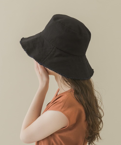 SMELLY（スメリー）の「ツイルフリンジバケットハット（ハット・レディース・ブラウン/ブラック/アイボリー・-）」の3枚目の写真