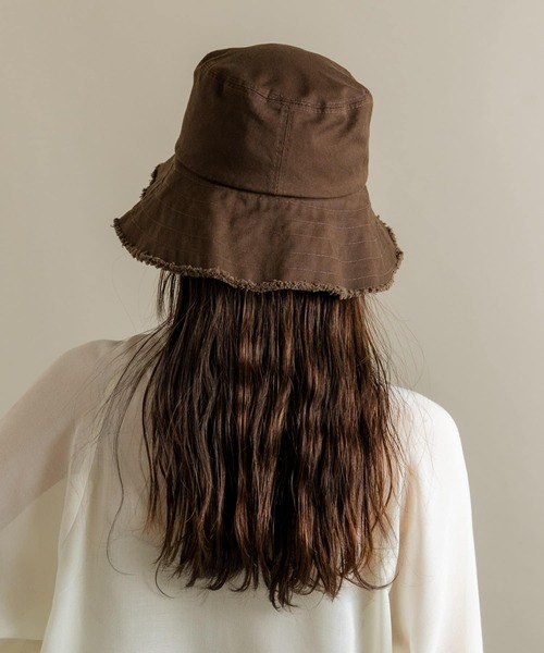 SMELLY（スメリー）の「ツイルフリンジバケットハット（ハット・レディース・ブラウン/ブラック/アイボリー・-）」の11枚目の写真