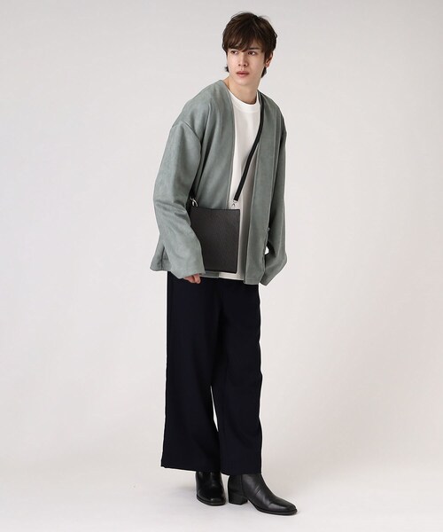 tk.TAKEO KIKUCHI（ティーケータケオキクチ）の「◆スクエアボックスショルダーバッグ（ユニセックスアイテム）（ショルダーバッグ・メンズ・ブラック/ブラック系3/ブラック系/ブラウン系その他6/ダークグリーン系/ブラック系1/ベージュ/ベージュ系4/ブラック系5/ブラック系6/シルバー系/ブラック系7/ライトパープル/ブラック系4/ブラック系8/ネイビー系4・00）」の19枚目の写真