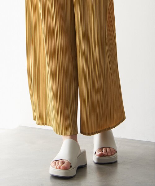 ikka(イッカ)の「スライドサボサンダル(サンダル・レディース・ベージュ/オフホワイト/ブラック・M/L)」の21枚目の写真