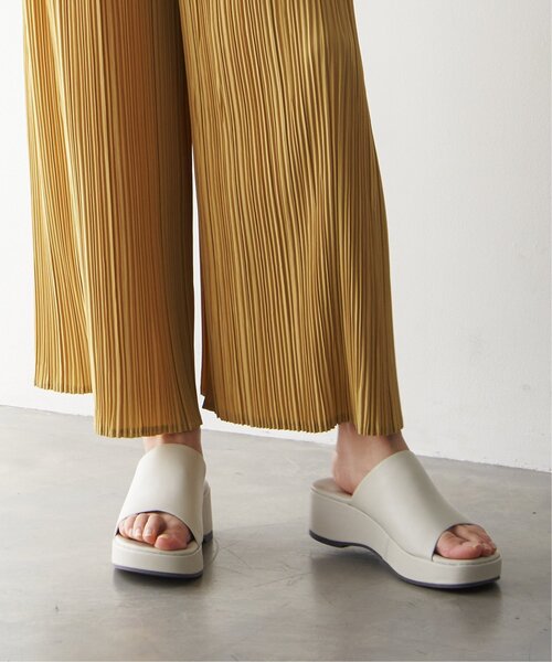 ikka(イッカ)の「スライドサボサンダル(サンダル・レディース・ベージュ/オフホワイト/ブラック・M/L)」の22枚目の写真