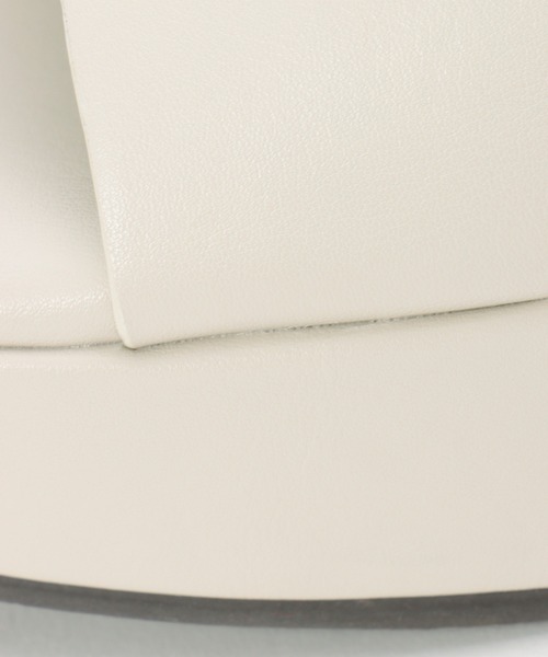 ikka(イッカ)の「スライドサボサンダル(サンダル・レディース・ベージュ/オフホワイト/ブラック・M/L)」の5枚目の写真