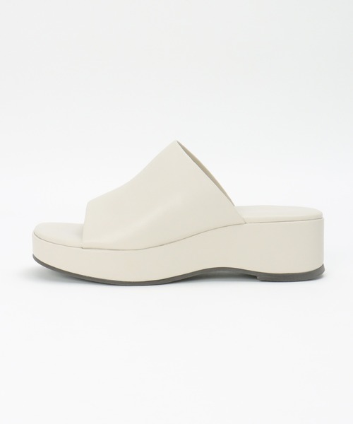 ikka(イッカ)の「スライドサボサンダル(サンダル・レディース・ベージュ/オフホワイト/ブラック・M/L)」の11枚目の写真