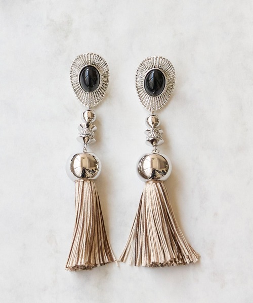 amplis（アンプリス）の「オーバルタッセルピアス/ellipse tassel（ピアス（両耳用）・レディース・ブラウン/ベージュ/グレー/ブラック・FREE）」の7枚目の写真