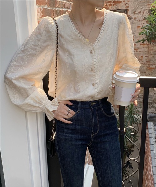 BLANC FICELLE(ブランフィセル)の「レース カシュクール シャツ(シャツ/ブラウス・レディース・ベージュ・S/L/M/XL)」の2枚目の写真
