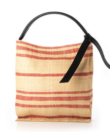 perche(�y���P)�̃y���P perche / �}�_�K�X�J�����t�B�A�{�[�_�[�����V�����_�[(�V�����_�[�o�b�O)