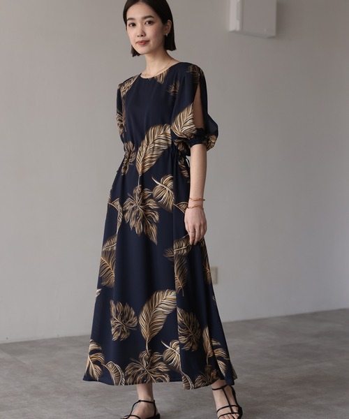 HERENCIA（ヘレンチア）の「ショルダー スリット ドローストリング ボタニカル柄 ワンピース ドレス（ドレス・レディース・ネイビー・FREE）」の6枚目の写真