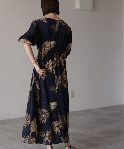 HERENCIA（ヘレンチア）の「ショルダー スリット ドローストリング ボタニカル柄 ワンピース ドレス（ドレス・レディース・ネイビー・FREE）」の11枚目の写真