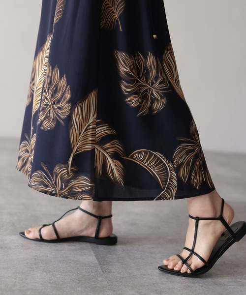 HERENCIA（ヘレンチア）の「ショルダー スリット ドローストリング ボタニカル柄 ワンピース ドレス（ドレス・レディース・ネイビー・FREE）」の5枚目の写真