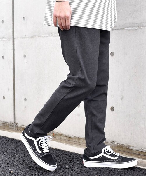 SHIPS any（シップス エニィ）の「SHIPS any: ダンボールニット ストレッチ スリム テーパード ジョガー パンツ 24SS （セットアップ対応）◇（その他パンツ・メンズ・グレー/ブラック/ダークグレー・SMALL/MEDIUM/LARGE/X-LARGE）」の11枚目の写真