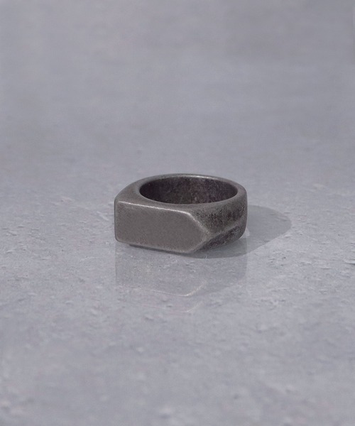 SBG（エスビー）の「SBG デザイン印台リング（リング・メンズ・ブラック/グレー系その他/シルバー/ゴールド/ブラック系その他4/ゴールド系その他3/シルバー系その他4/グレー系その他4/ゴールド系その他4/シルバー系その他2/シルバー系その他5/グレー系その他5/ブラック系その他5/シルバー系その他3/グレー系その他2/ブラック系その他3/ゴールド系その他5/グレー系その他3/ブラック系その他2/ゴールド系その他2/ブラック系・16号/18号/21号）」の8枚目の写真