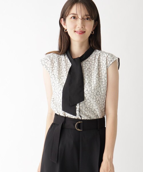 index（インデックス）の「◆オールレースボウタイブラウス/バンドカラー【洗濯機洗い可】（シャツ/ブラウス・レディース・ベージュ系その他7/チャコール/ホワイト系7・42/36/38/40）」の2枚目の写真