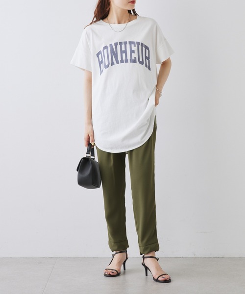 PUAL CE CIN(ピュアルセシン)の「カレッジロゴ ラウンドTシャツ(Tシャツ/カットソー・レディース・オフホワイト/スミクロ/ベージュ・FREE)」の6枚目の写真