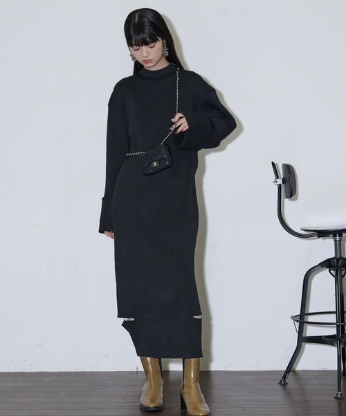 THE YOn（ザヨン）の「スラッシュヘムワイドカフリブニットワンピース（ワンピース・レディース・ブラック/カーキ/アイボリー・FREE）」の16枚目の写真