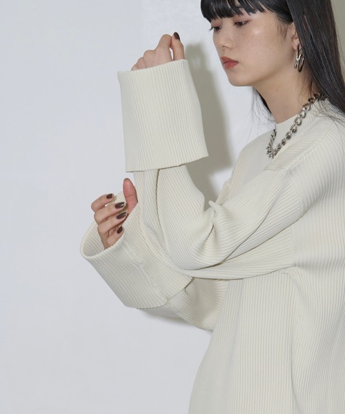 THE YOn（ザヨン）の「スラッシュヘムワイドカフリブニットワンピース（ワンピース・レディース・ブラック/カーキ/アイボリー・FREE）」の10枚目の写真