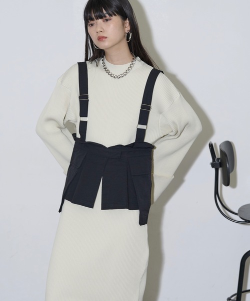 THE YOn（ザヨン）の「スラッシュヘムワイドカフリブニットワンピース（ワンピース・レディース・ブラック/カーキ/アイボリー・FREE）」の12枚目の写真