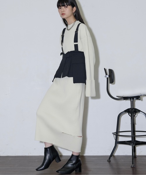 THE YOn（ザヨン）の「スラッシュヘムワイドカフリブニットワンピース（ワンピース・レディース・ブラック/カーキ/アイボリー・FREE）」の14枚目の写真