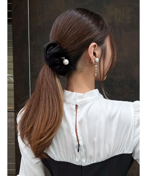 EATME(イートミー)の「EMベロアシュシュ(シュシュ・レディース・ブラック・FREE)」の2枚目の写真