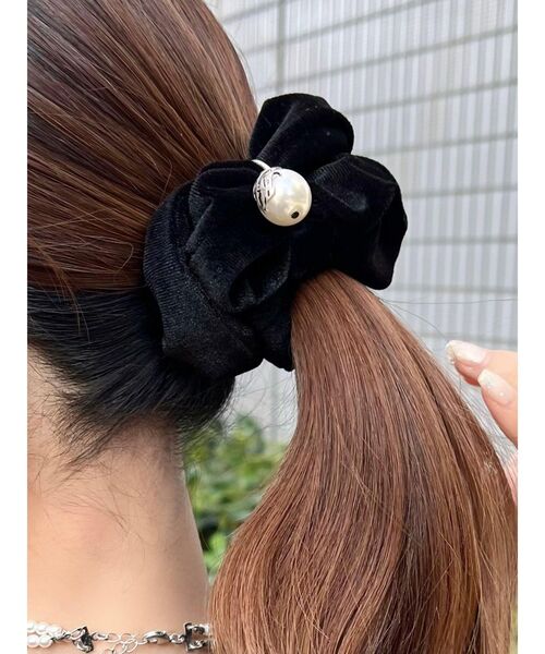 EATME(イートミー)の「EMベロアシュシュ(シュシュ・レディース・ブラック・FREE)」の5枚目の写真