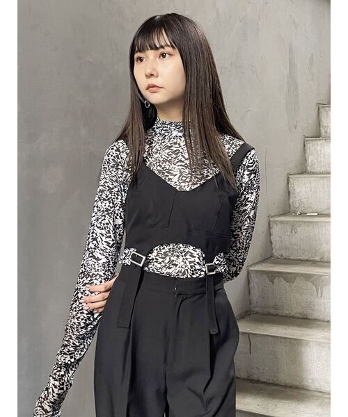 MURUA(ムルーア)の「ビスチェディテールロンパース(つなぎ/オールインワン・レディース・グリーン/ブラック/ブラウン・FREE)」の11枚目の写真