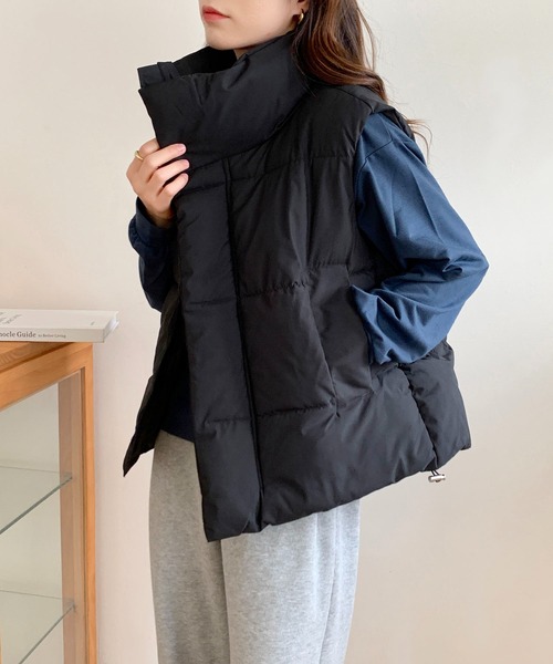 EPICKS（エピックス）の「スタンドネック中綿ベスト（ダウンベスト・レディース・ホワイト/ブラック・M/L/S）」の4枚目の写真