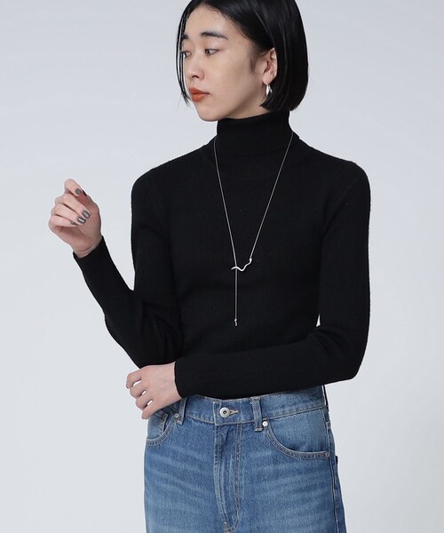 GALLEST（ギャレスト）の「ラメリブタートルニット（ニット/セーター・レディース・ブラック/ゴールド/シルバー・38）」の2枚目の写真