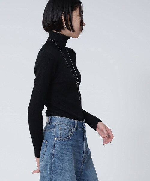 GALLEST（ギャレスト）の「ラメリブタートルニット（ニット/セーター・レディース・ブラック/ゴールド/シルバー・38）」の6枚目の写真