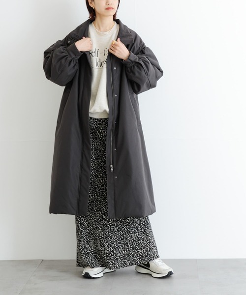 URBAN RESEARCH（アーバンリサーチ）の「スタンドカラー中綿コート（ダウンジャケット/コート・レディース・チャコールグレー/ベージュ系その他・FREE）」の6枚目の写真