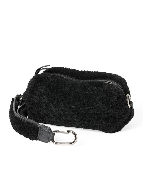 Epoi（エポイ）の「カーリー クラッチポーチ（クラッチバッグ・レディース・ブラック・FREE）」の2枚目の写真