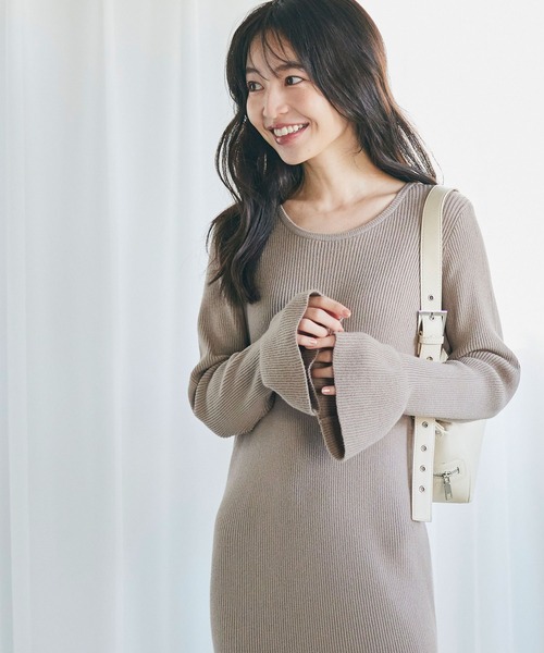 coca(coca)(コカ)の「フレアスリーブニットワンピース(ワンピース・レディース・グレイッシュベージュ/ブラック・M/L)」の8枚目の写真