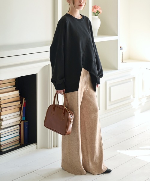 UNE MANSION（ユヌマンション）の「【マタニティウェア可能】カッティングアンバランスオーバーサイズトレーナー（スウェット・レディース・ブラック/グリーン/アイボリー・FREE）」の14枚目の写真