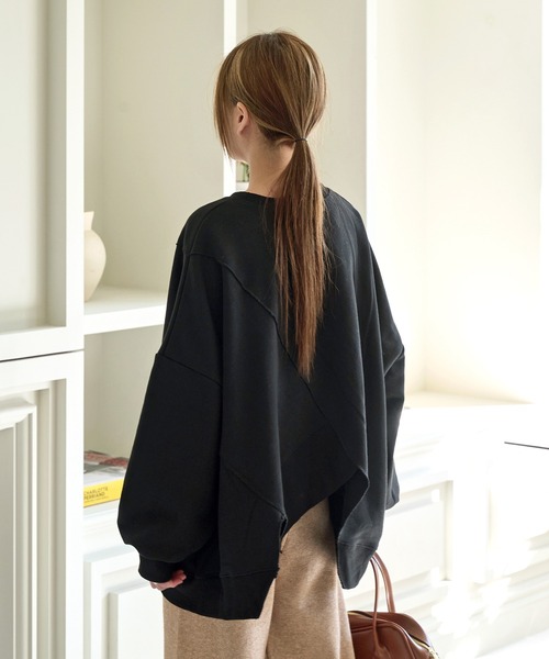 UNE MANSION（ユヌマンション）の「【マタニティウェア可能】カッティングアンバランスオーバーサイズトレーナー（スウェット・レディース・ブラック/グリーン/アイボリー・FREE）」の15枚目の写真