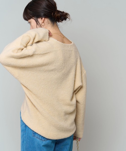 BARNYARDSTORM（バンヤードストーム）の「ブークレ深Vネックニット（ニット/セーター・レディース・モカ/ベージュ・FREE）」の5枚目の写真