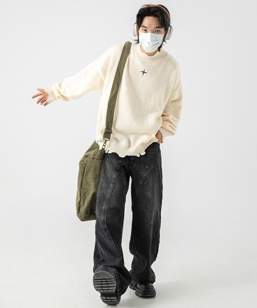 Ressaca(レサーカ)の「不規則ダメージ加工 ワンポイント刺繍クルーネックニットセーター(ニット/セーター・メンズ・オフホワイト/ブラック・L/M/XL)」の6枚目の写真