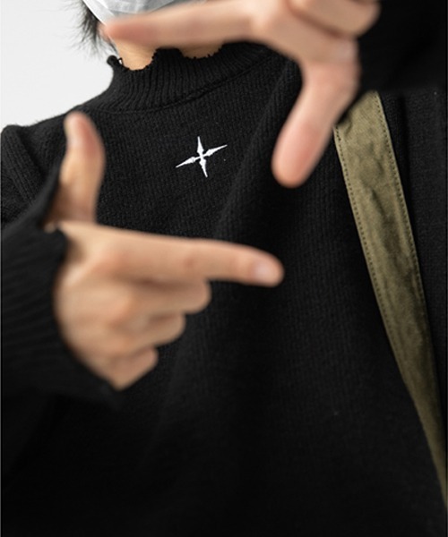 Ressaca(レサーカ)の「不規則ダメージ加工 ワンポイント刺繍クルーネックニットセーター(ニット/セーター・メンズ・オフホワイト/ブラック・L/M/XL)」の18枚目の写真