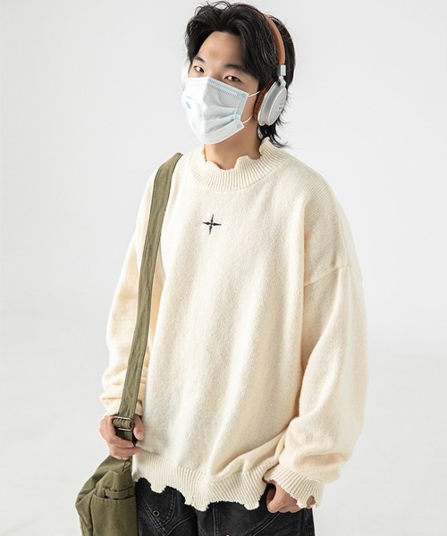 Ressaca(レサーカ)の「不規則ダメージ加工 ワンポイント刺繍クルーネックニットセーター(ニット/セーター・メンズ・オフホワイト/ブラック・L/M/XL)」の5枚目の写真