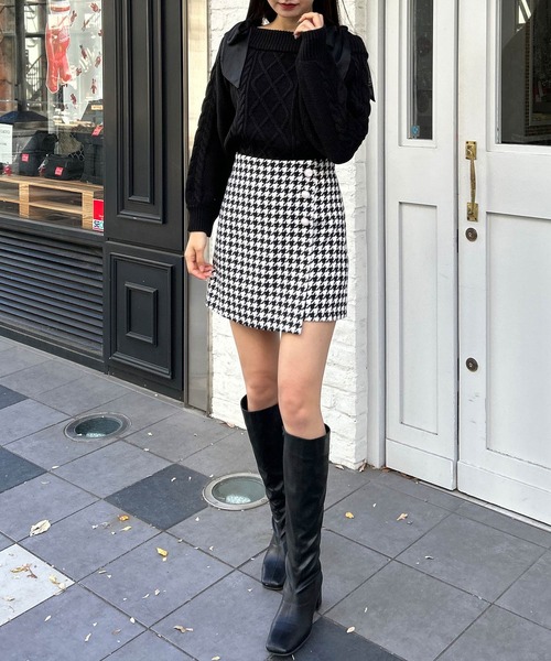 INGNI(イング)の「異素材肩リボンオフショルケーブルニット(ニット/セーター・レディース・ライトグレー/ブラック/アイボリー・M)」の13枚目の写真