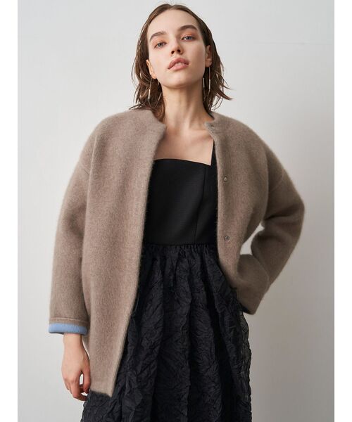 ELENDEEK（エレンディーク）の「CNラクーンミックスWカーディガン（ノーカラージャケット・レディース・ベージュ/ブラック/アイボリー・01）」の5枚目の写真