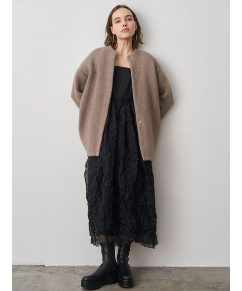 ELENDEEK（エレンディーク）の「CNラクーンミックスWカーディガン（ノーカラージャケット・レディース・ベージュ/ブラック/アイボリー・01）」の6枚目の写真