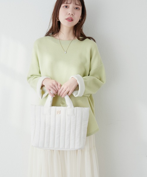 natural couture(ナチュラルクチュール)の「軽量キルトNショルダー(ショルダーバッグ・レディース・アイボリー/グレイッシュベージュ/サックスブルー/ブラック・FREE)」の3枚目の写真