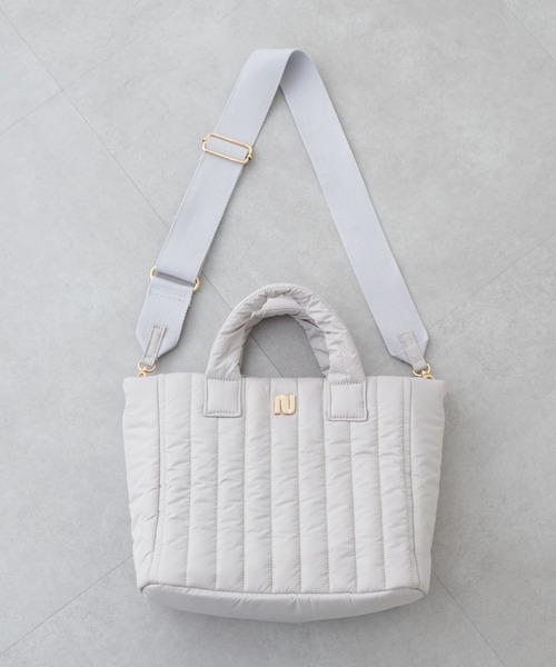 natural couture(ナチュラルクチュール)の「軽量キルトNショルダー(ショルダーバッグ・レディース・アイボリー/グレイッシュベージュ/サックスブルー/ブラック・FREE)」の11枚目の写真