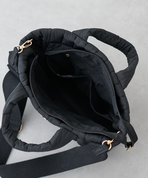 natural couture(ナチュラルクチュール)の「軽量キルトNショルダー(ショルダーバッグ・レディース・アイボリー/グレイッシュベージュ/サックスブルー/ブラック・FREE)」の21枚目の写真