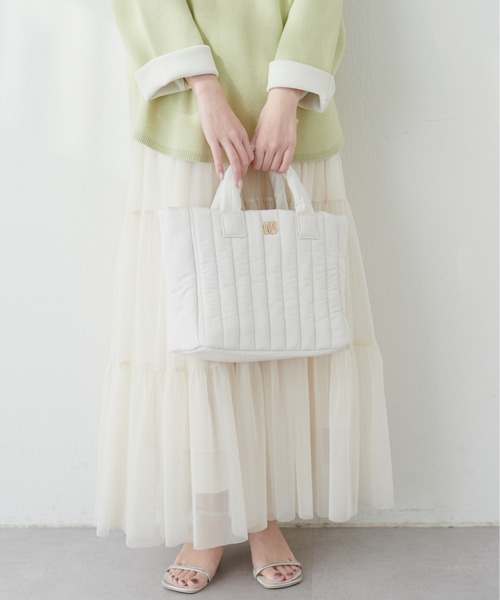 natural couture(ナチュラルクチュール)の「軽量キルトNショルダー(ショルダーバッグ・レディース・アイボリー/グレイッシュベージュ/サックスブルー/ブラック・FREE)」の5枚目の写真