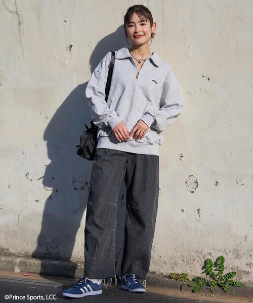 FREAK'S STORE(フリークスストア)の「SOMETHING × FREAK'S STORE/サムシング 別注 TUCK CURVE WIDE/タックカーブワイド/カーブデニム/デニムパンツ(デニムパンツ・レディース・ネイビー/サックスブルー/ブラック・SMALL/MEDIUM)」の4枚目の写真