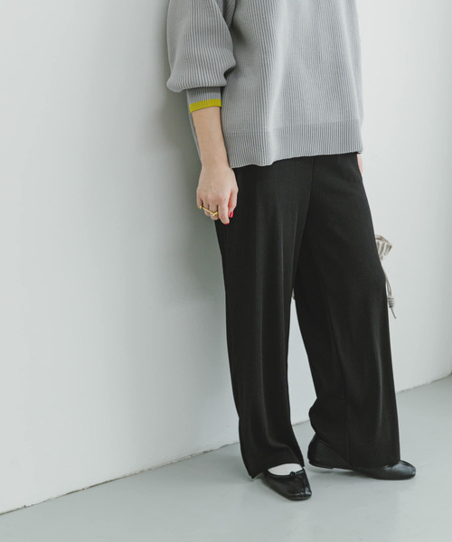 ITEMS URBANRESEARCH（アイテムズ アーバンリサーチ）の「セルフカットプリーツイージーパンツ（その他パンツ・レディース・ブラック/オフホワイト/ブラウン・FREE）」の6枚目の写真