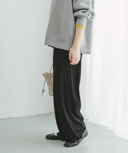 ITEMS URBANRESEARCH（アイテムズ アーバンリサーチ）の「セルフカットプリーツイージーパンツ（その他パンツ・レディース・ブラック/オフホワイト/ブラウン・FREE）」の11枚目の写真