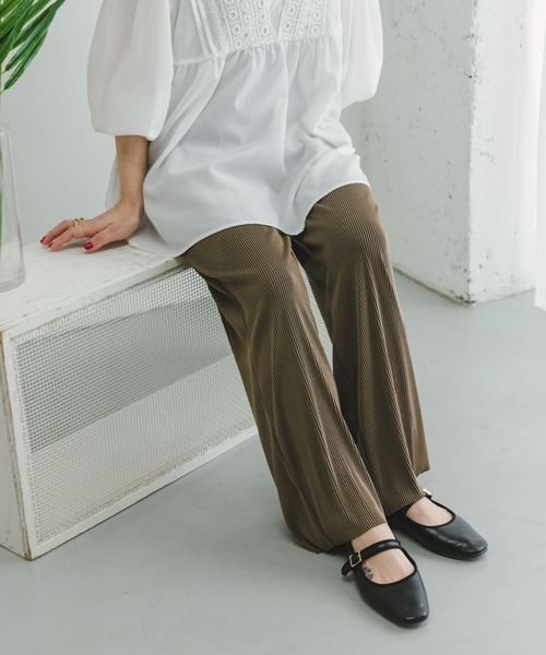 ITEMS URBANRESEARCH（アイテムズ アーバンリサーチ）の「セルフカットプリーツイージーパンツ（その他パンツ・レディース・ブラック/オフホワイト/ブラウン・FREE）」の12枚目の写真