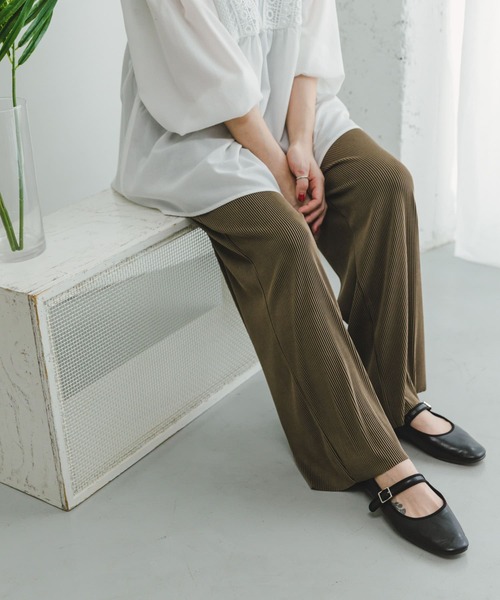 ITEMS URBANRESEARCH（アイテムズ アーバンリサーチ）の「セルフカットプリーツイージーパンツ（その他パンツ・レディース・ブラック/オフホワイト/ブラウン・FREE）」の16枚目の写真